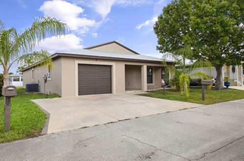7 Kassaba Ln, Fort Pierce, FL 34952-8510