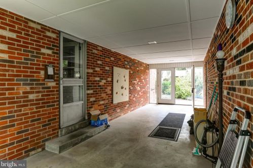 3 Annette Dr, West Enola PA  17025-1802 exterior