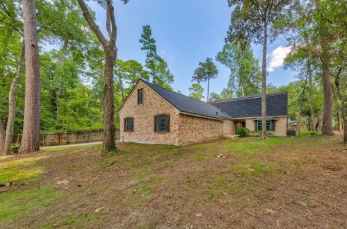 593 Beauregard Dr, Conroe, TX 77302-8407