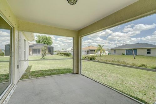 305 25th Ave, Cape Coral FL  33993-7577 exterior