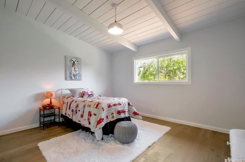 28562 Rochelle Ave, Hayward CA  94544-5454 exterior