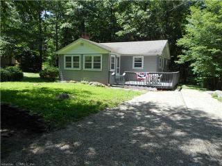 111 Lakeside Dr, Exeter, CT 06249-2813