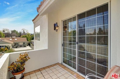 5100 Noble Ave, Van Nuys CA 91402-4509 exterior