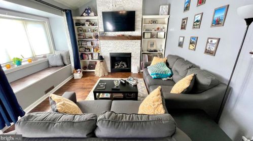 434 Prince St, West Deptford, NJ 08096-5712