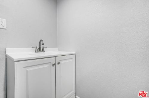 327 Oakhurst Dr, San Jacinto CA  92583-4715 exterior