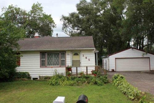 745 Jule St, Waterloo, IA 50707-2027