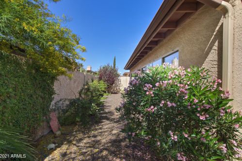 5533 Desert Hills Dr, Scottsdale AZ  85254-5727 exterior