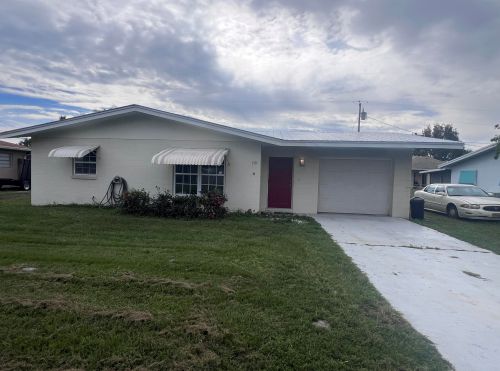 618 Beach Ave, Fort Pierce, FL 34952-1327