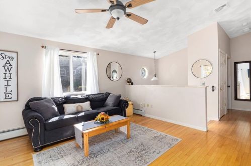 73 Tanner Ave, Warwick RI  02886-4510 exterior