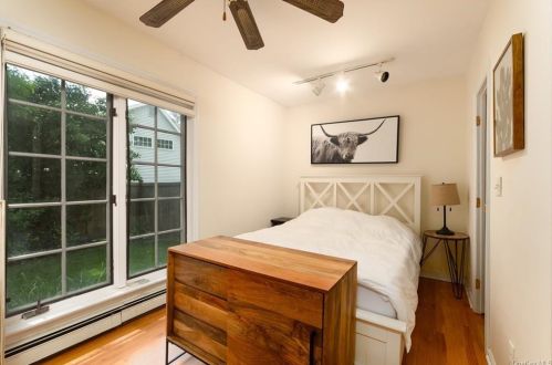 10 Osage Dr, Crotonville NY  10562-3815 exterior