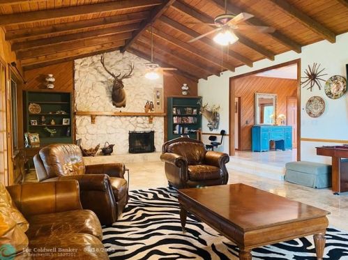 6075 1st St, Vero Beach FL  32968-9521 exterior