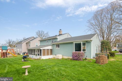 852 Wayside Ln, Tavistock NJ 08033-1047 exterior