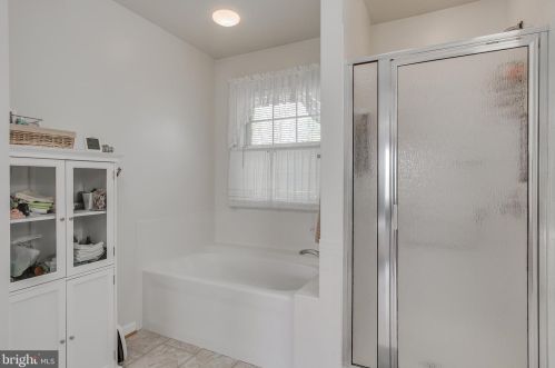 26 Colonel Miles Ct, Harpers Ferry WV  25425-3109 exterior