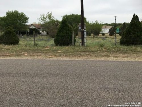 1313 Stevens Rd, Somerset, TX 78069-4136
