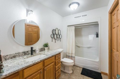 5382 Roosevelt Dr, Duluth MN  55811-3678 exterior