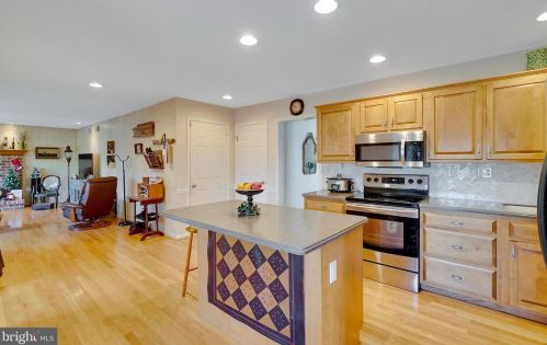 411 Shipwrighter Way, Lansdale PA  19446-4022 exterior