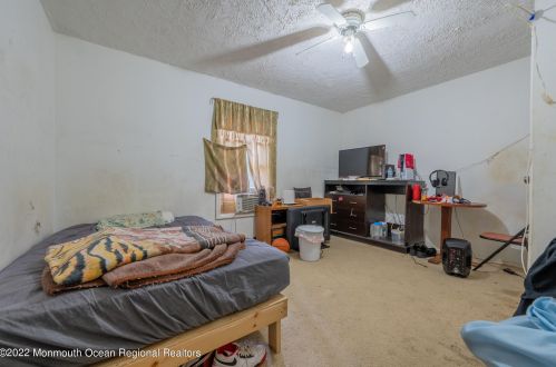 21 Pne Tree Dr, Berkeley Township NJ  08721-1711 exterior