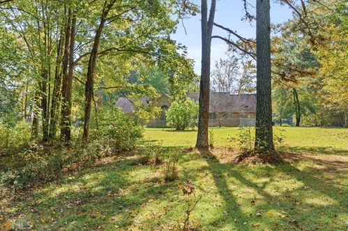 861 Hood Rd, Fayetteville, GA 30214-4240