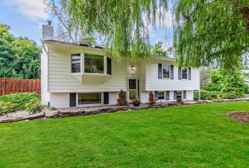 17 Birch St, Fishkill, NY 12524-2727
