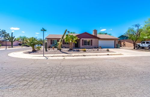 1751 Oakway Dr, Tucson, AZ 85746-8143