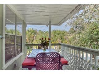 1104 Point Of Rocks Rd, Sarasota FL  34242-2630 exterior