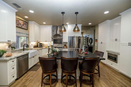 1955 Tuolumne Rd, Turlock CA  95382-8912 exterior