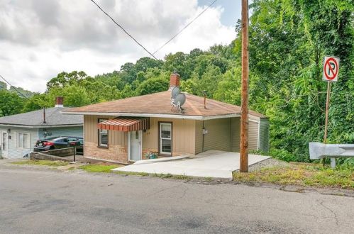224 Hill St, New Kensington, PA 15068-3933