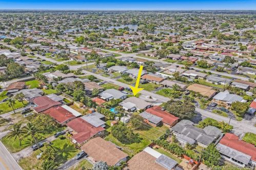 8490 10th St, Hollywood FL  33024-4939 exterior