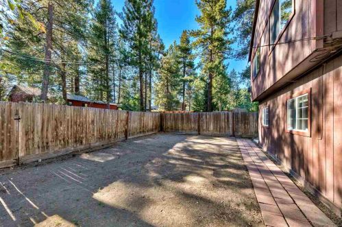 10136 Sierra Ave, Truckee CA  96161-4828 exterior