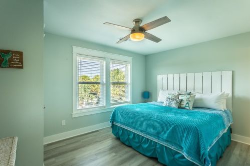 433 Gorrie Dr, Saint George Island FL  32328-3012 exterior