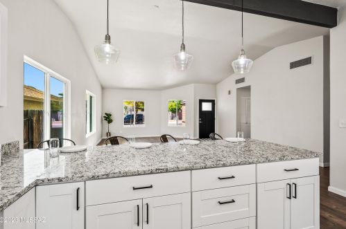 7081 Camino Triste, Tucson AZ  85746-7985 exterior