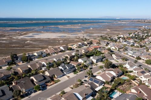 5812 Carbeck Dr, Huntington Beach CA  92648-1009 exterior