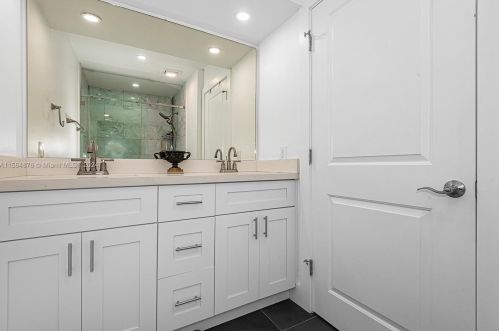 2634 38 Ave, Hollywood FL 33021-1937 exterior