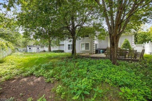1 Cypress Ter, Springfield NJ  07081-2401 exterior