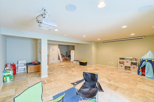 48 Avoncroft Ln, Middletown NY  10940-5086 exterior
