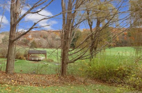 10 Griffin Rd, East Granby, CT 06026-9408