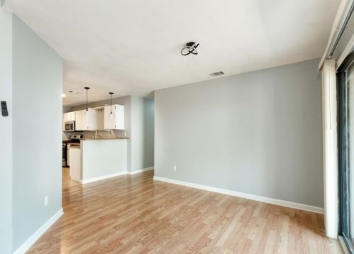12325 Emery Oaks Rd, Austin TX  78758-2452 exterior