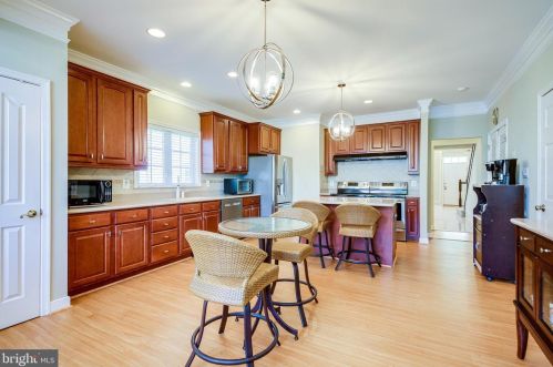 9517 Moonen Bay Ln, Bristow VA  20136-3515 exterior