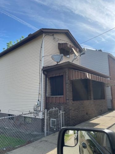 2411 Oak St, Mckeesport, PA 15132-4919
