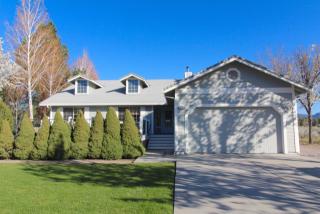 16638 Lake Shore Dr, Weed, CA 96094-9205