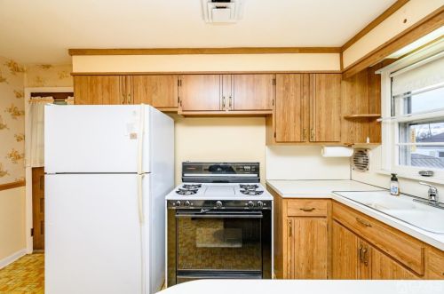 2320 Oxford Ave, South Plainfield NJ  07080-5431 exterior