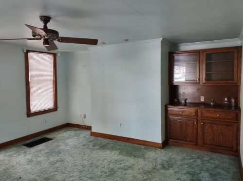 812 Salt St, Saltsburg, PA 15681-1226