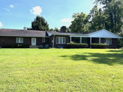 4539 Sardis Rd, New Kensington, PA 15068-9235