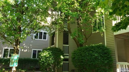 137 Orchard Park, Allendale, NJ 07401-1750
