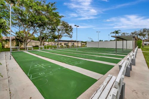 605 High Point Blvd, Delray Beach FL  33445-3301 exterior