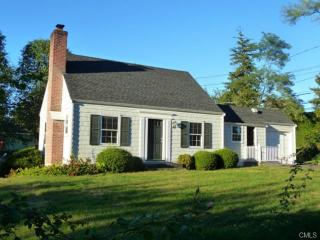 2 Old Stone Rd, Tokeneke, CT 06820-4419