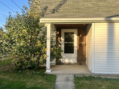 42 Willow St, Mechanicsburg, OH 43044-1035