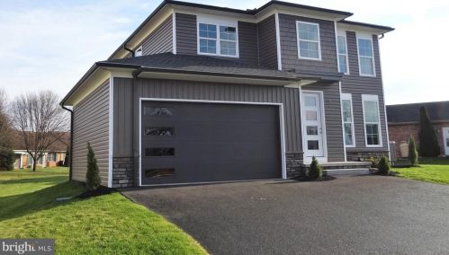 77 Homestead Dr, Upton, PA 17225-1497