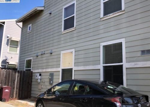10804 Edes Ave, Oakland, CA 94603-3051