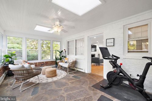 1421 Sugartown Rd, Berwyn PA  19312-1820 exterior